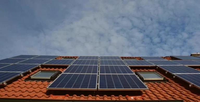 panneau solaire en autoconsommation reduisez votre facture d electricite et devenez plus autonome.webp