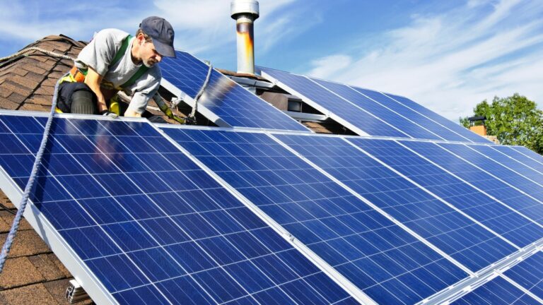 recyclage des panneaux solaires enjeux et solutions durables.jpeg