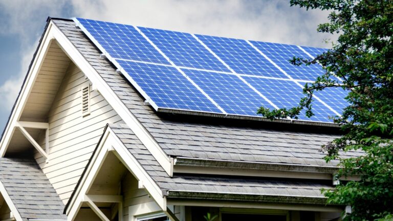 combien de panneau solaire pour 9kw.jpeg