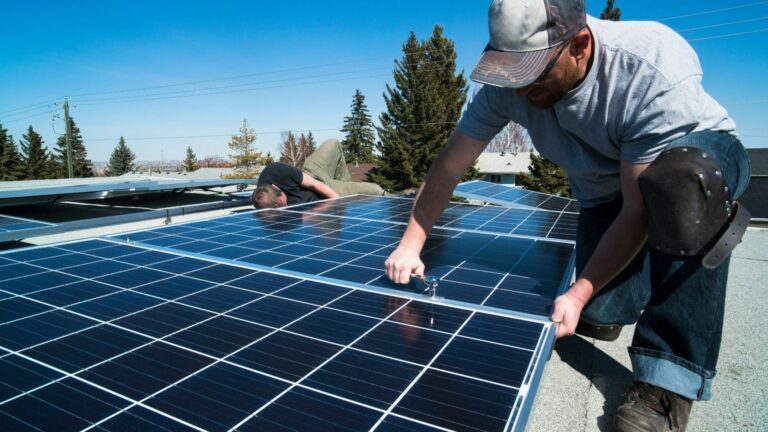 orientation des panneaux solaires comment maximiser leur rendement.jpeg