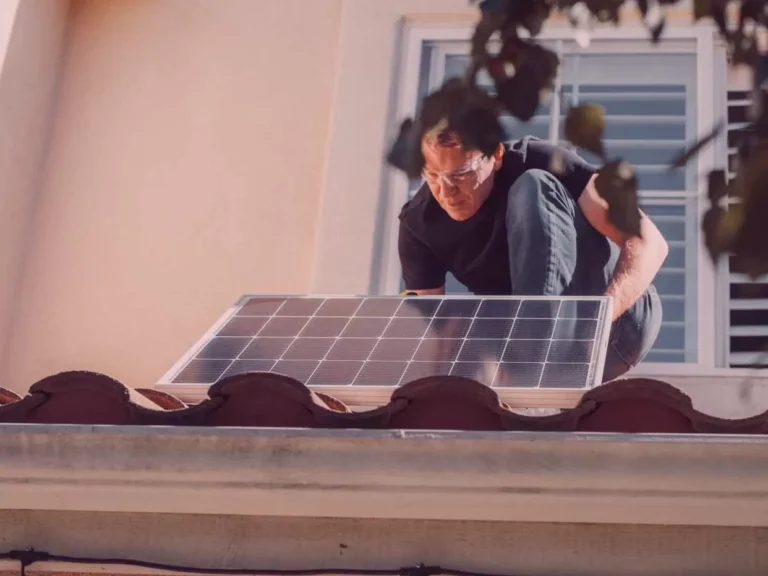 fixation des panneaux solaires methodes et materiaux recommandes pour une installation securisee.webp