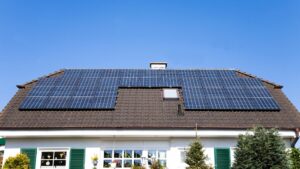 panneau solaire pour chauffe eau avantages performances et choix du systeme adapte.jpeg