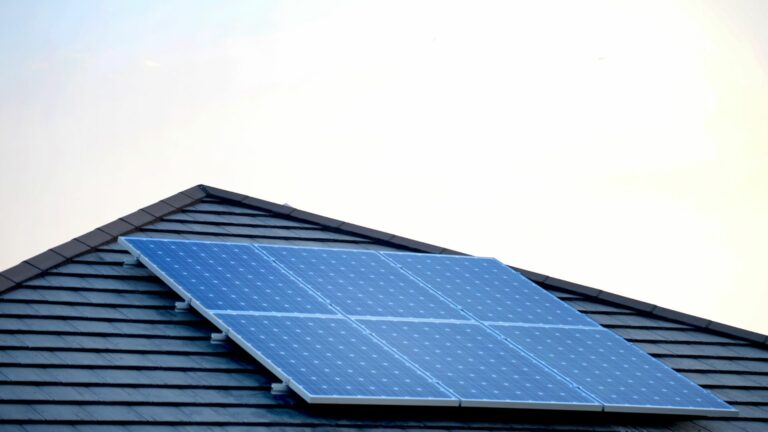 panneau solaire 12 volts utilisations options de configuration et avantages.jpeg